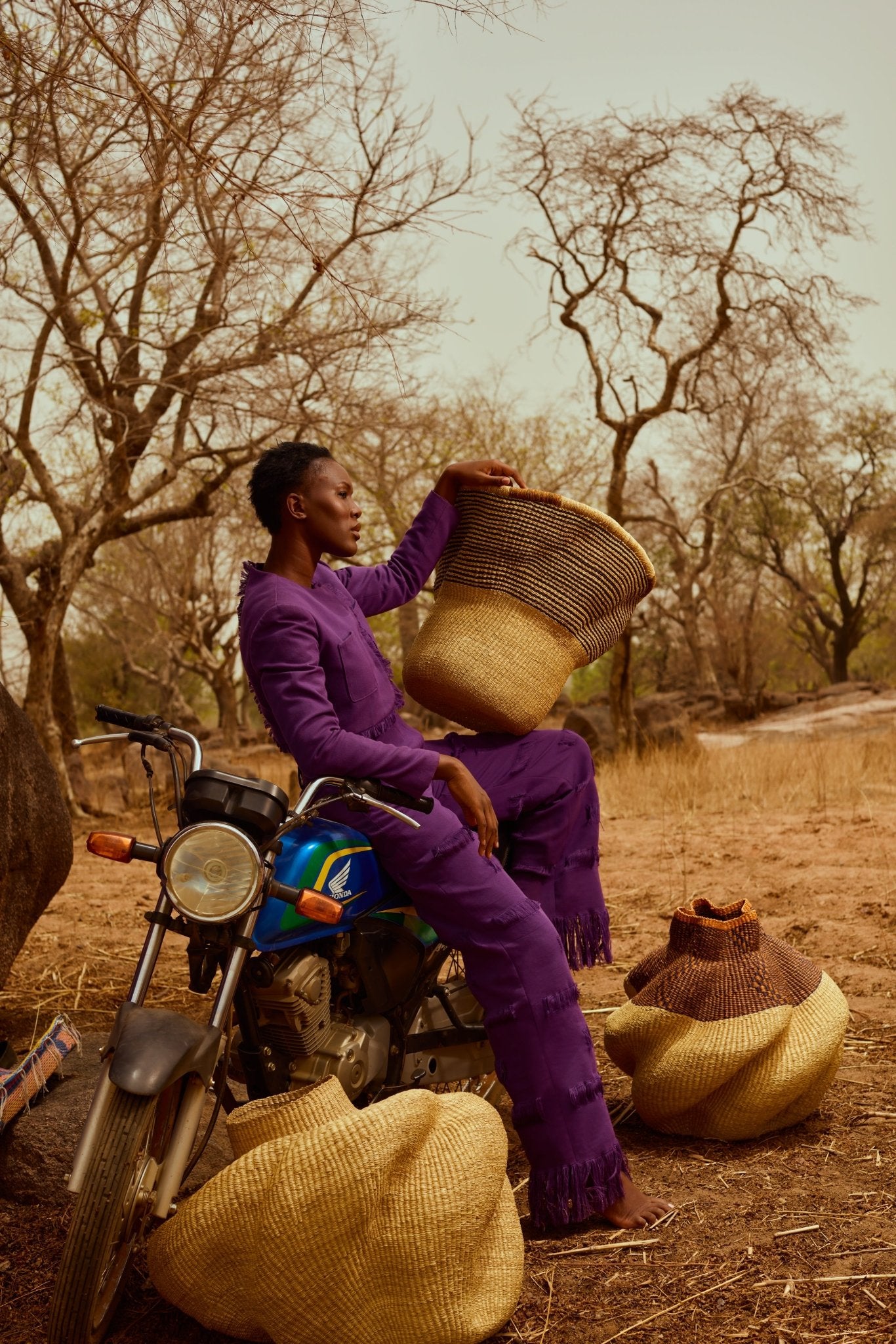 Daffodil Hand - Woven Art Basket - Zaarefolks
