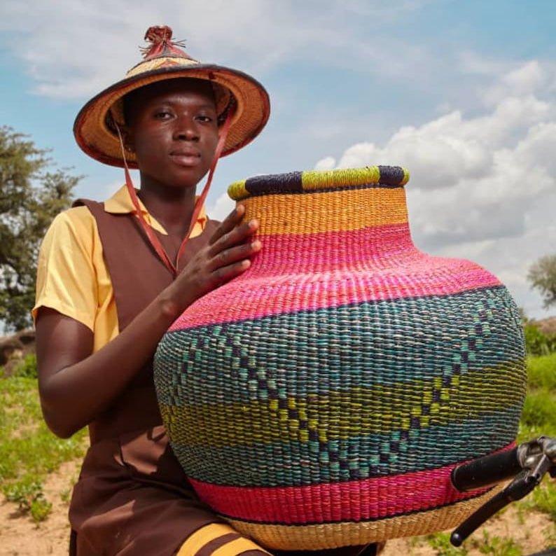 Venüs Hand - Woven Flower Basket - Zaarefolks